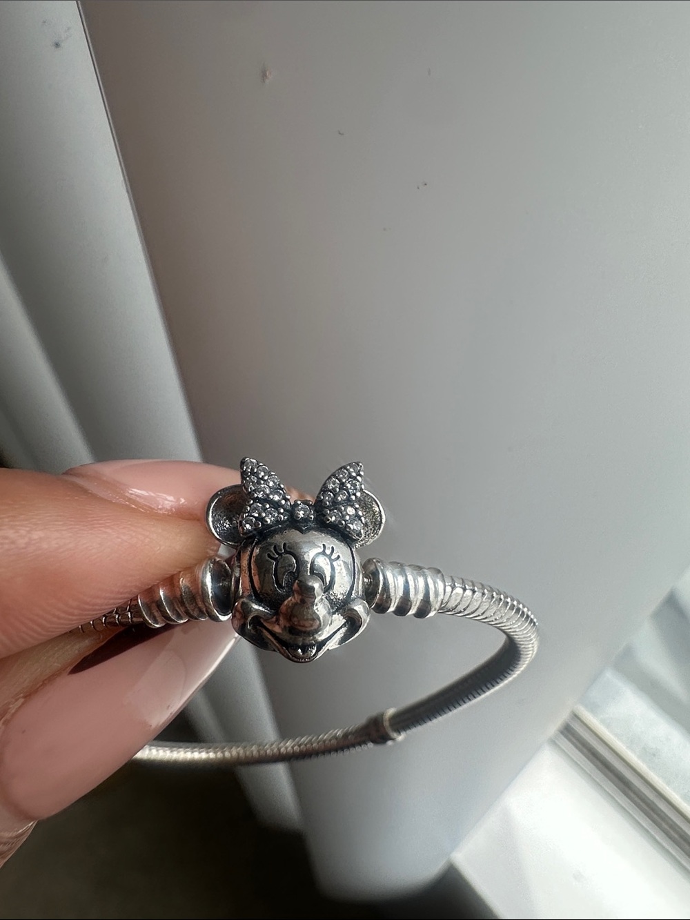 Disney Pandora Minnie Mouse Clasp Snake Chain Bracelet - Picture 2 of 8